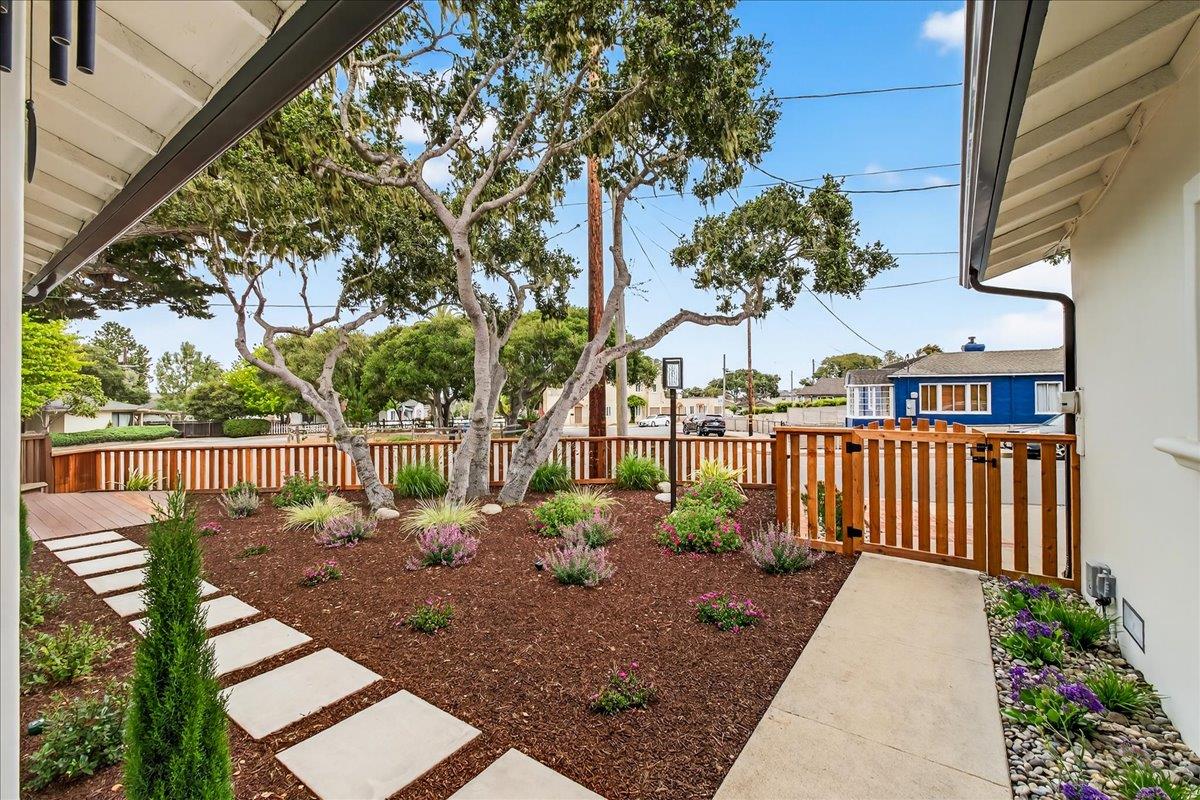 Detail Gallery Image 6 of 50 For 255 Sinex, Pacific Grove,  CA 93950 - 3 Beds | 2 Baths