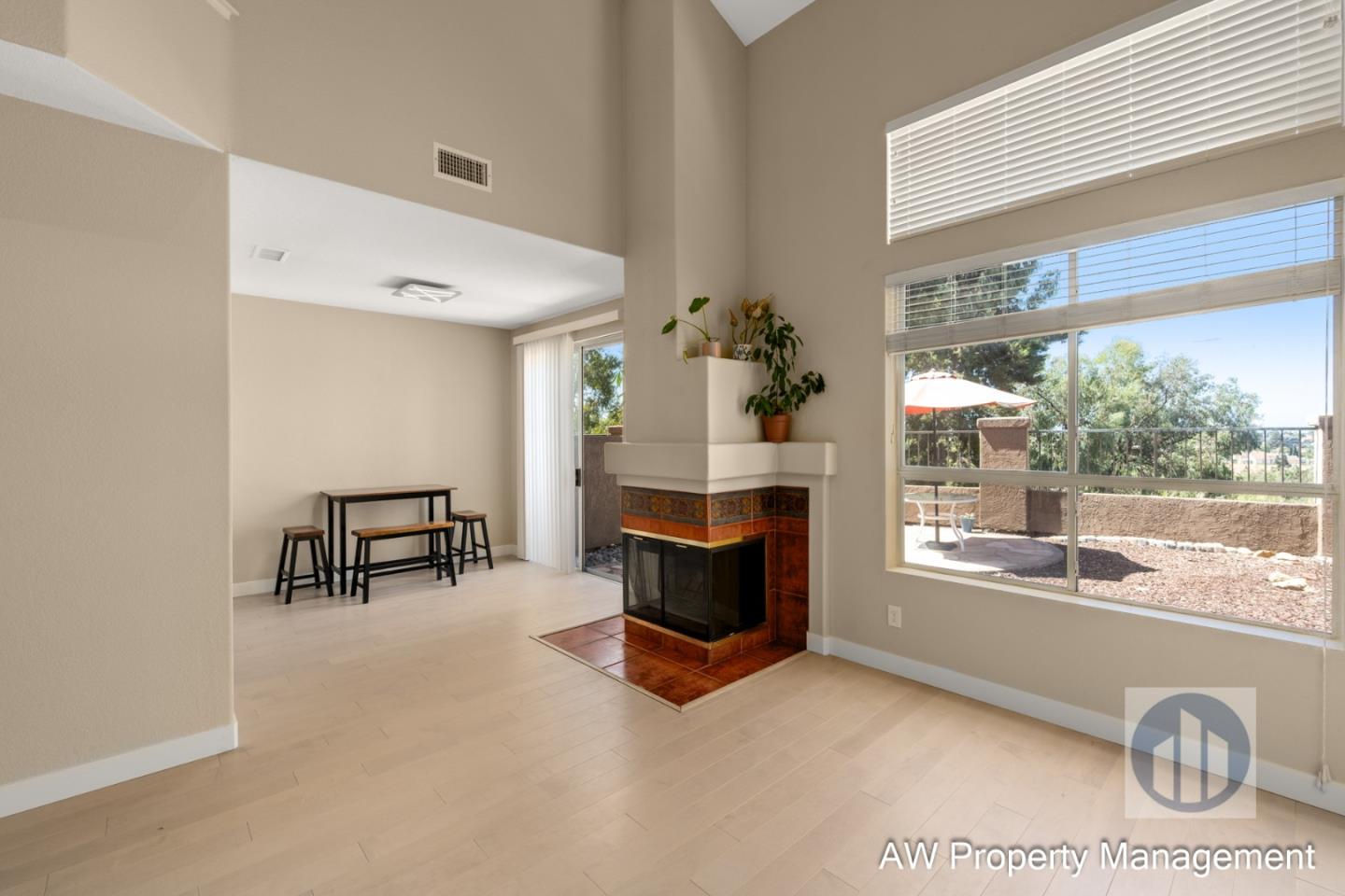 Detail Gallery Image 7 of 31 For 11661 Westview Pkwy, San Diego,  CA 92126 - 2 Beds | 2/1 Baths