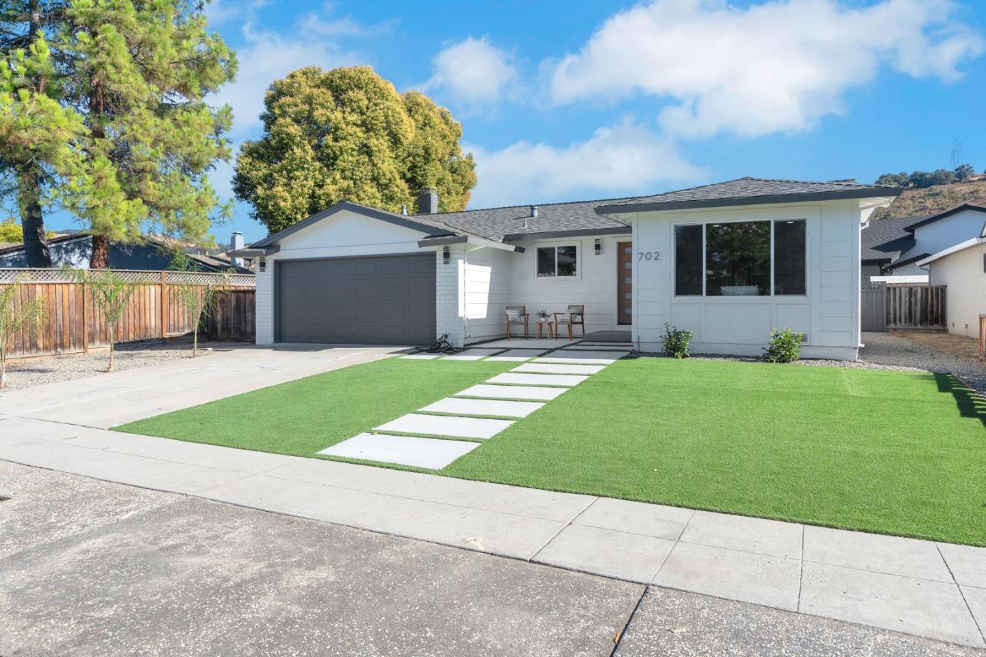 Detail Gallery Image 2 of 32 For 702 Cree Dr, San Jose,  CA 95123 - 4 Beds | 2 Baths