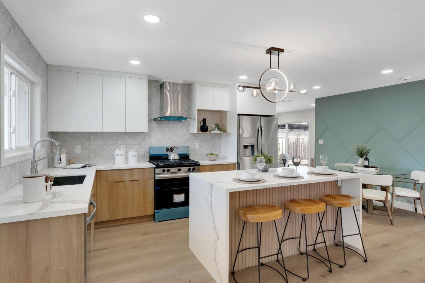 Detail Gallery Image 7 of 32 For 702 Cree Dr, San Jose,  CA 95123 - 4 Beds | 2 Baths
