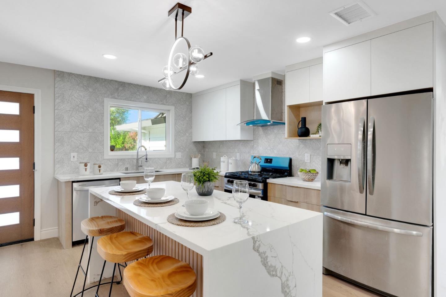 Detail Gallery Image 8 of 32 For 702 Cree Dr, San Jose,  CA 95123 - 4 Beds | 2 Baths