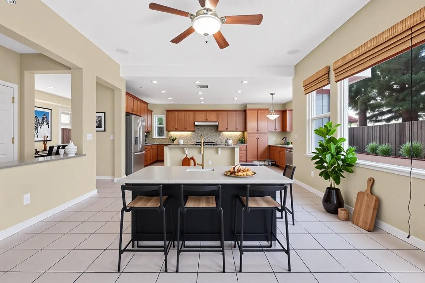 Detail Gallery Image 14 of 22 For 423 Riley Ct, Tracy,  CA 95377 - 5 Beds | 3/1 Baths