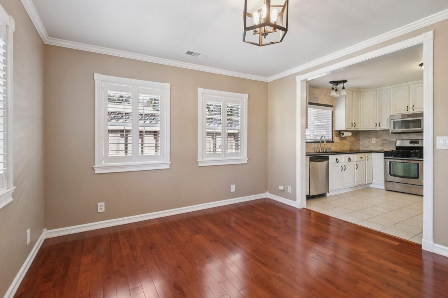Detail Gallery Image 8 of 29 For 522 Gregory St, San Jose,  CA 95125 - 3 Beds | 2 Baths