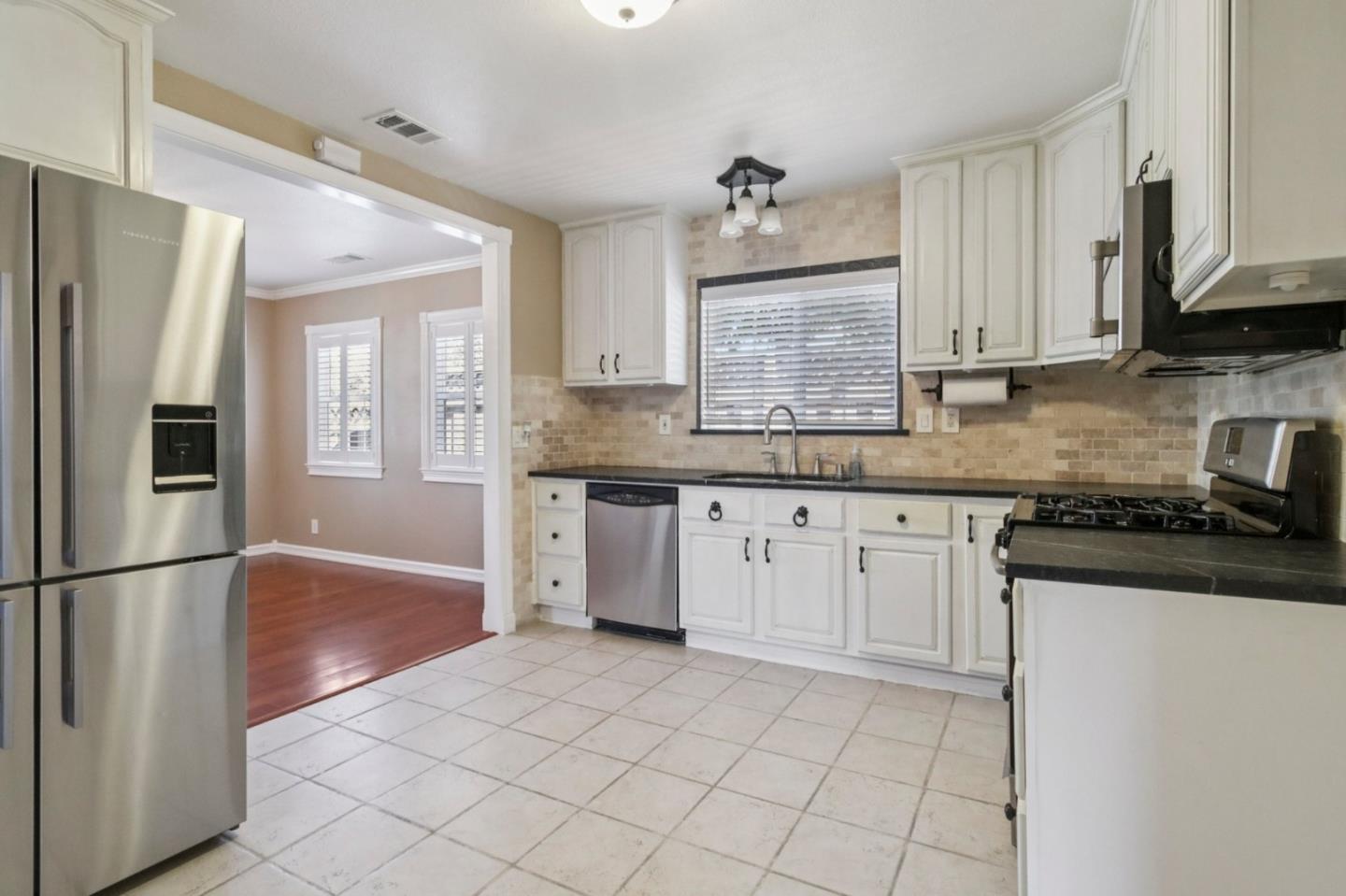 Detail Gallery Image 9 of 29 For 522 Gregory St, San Jose,  CA 95125 - 3 Beds | 2 Baths