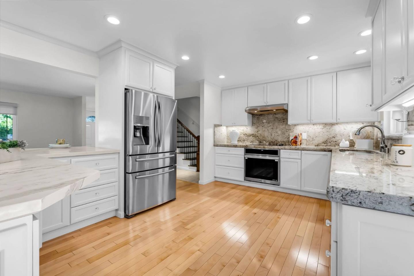Detail Gallery Image 12 of 53 For 2474 Stokes St, San Jose,  CA 95128 - 3 Beds | 3 Baths
