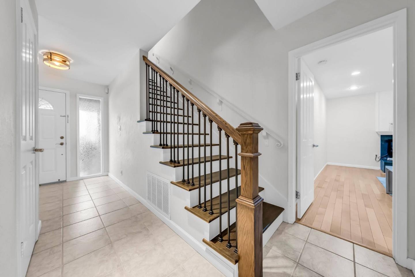 Detail Gallery Image 4 of 53 For 2474 Stokes St, San Jose,  CA 95128 - 3 Beds | 3 Baths