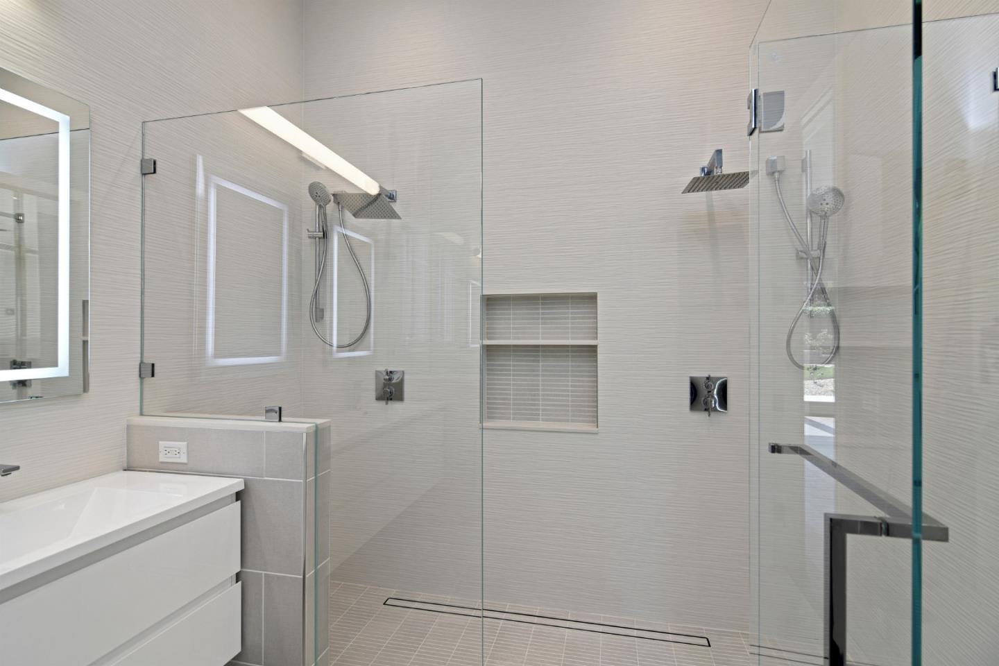 Detail Gallery Image 25 of 48 For 1505 Wedgewood Dr, Hillsborough,  CA 94010 - 4 Beds | 4/1 Baths