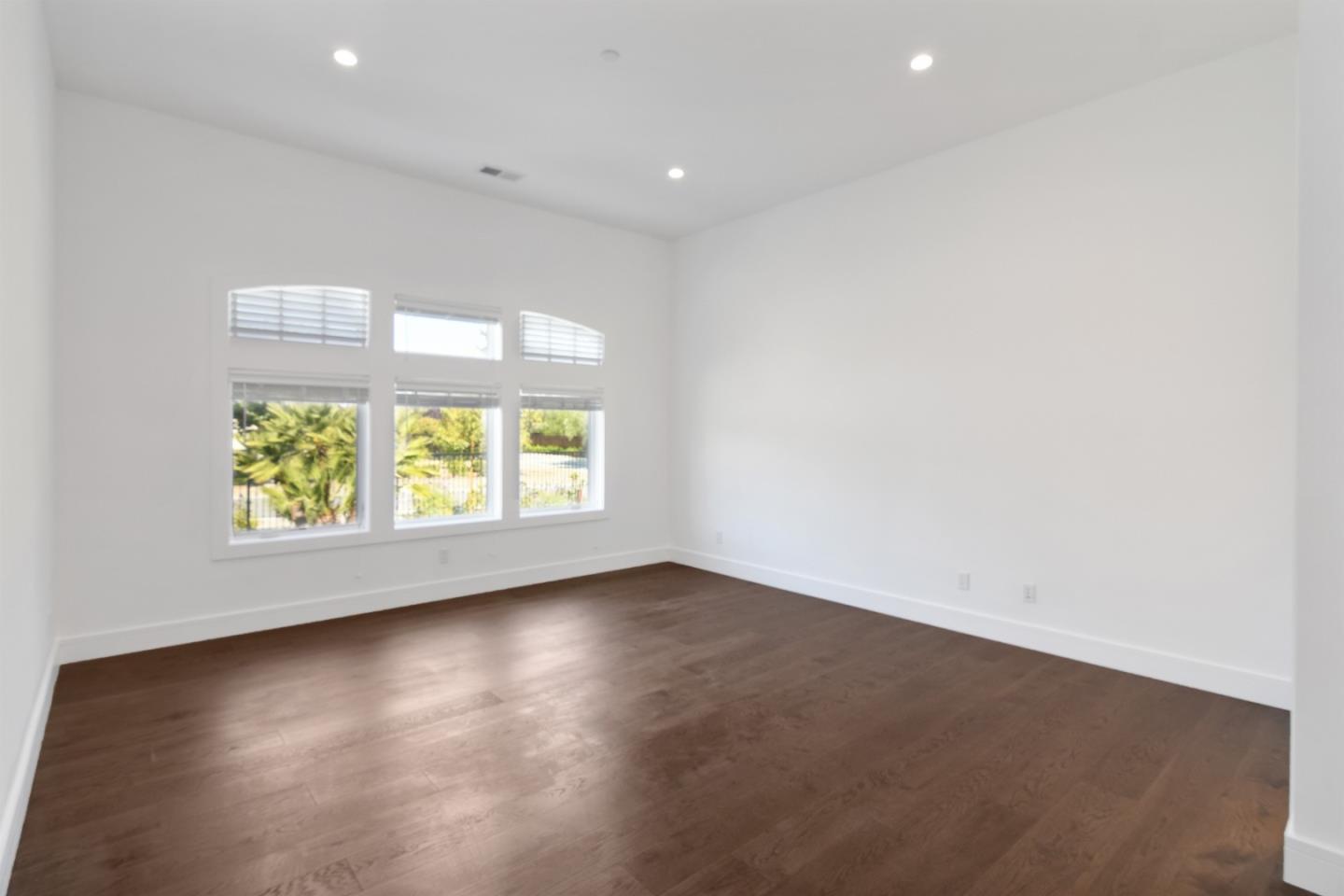 Detail Gallery Image 26 of 48 For 1505 Wedgewood Dr, Hillsborough,  CA 94010 - 4 Beds | 4/1 Baths