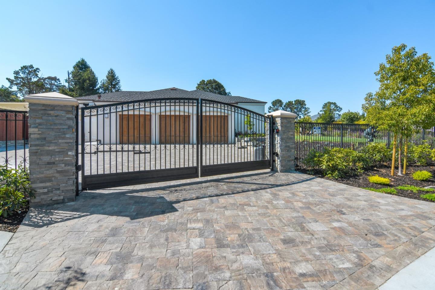 Detail Gallery Image 42 of 48 For 1505 Wedgewood Dr, Hillsborough,  CA 94010 - 4 Beds | 4/1 Baths