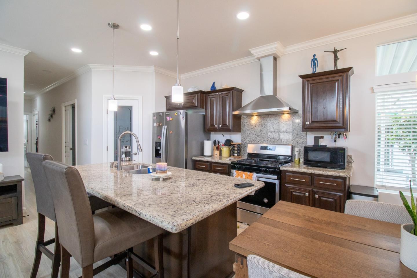 Detail Gallery Image 6 of 17 For 2150 Almaden Rd #103,  San Jose,  CA 95125 - 2 Beds | 2 Baths