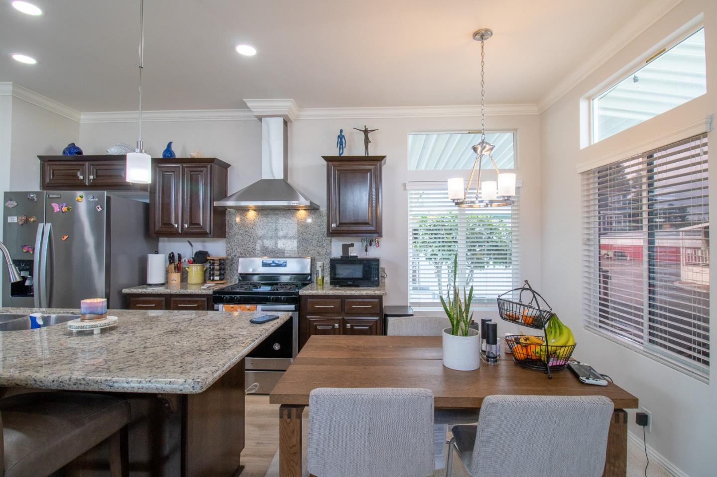 Detail Gallery Image 7 of 17 For 2150 Almaden Rd #103,  San Jose,  CA 95125 - 2 Beds | 2 Baths