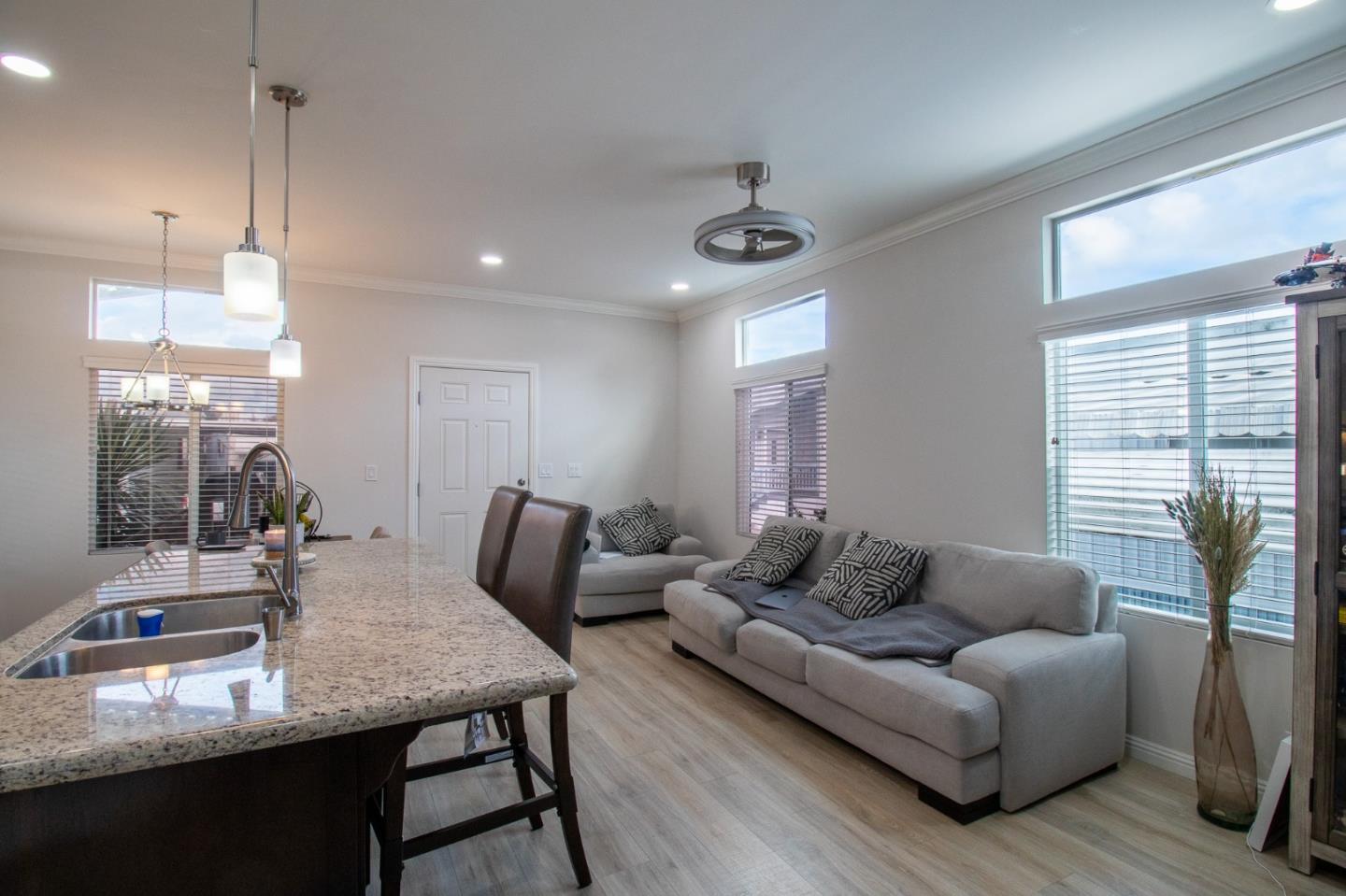 Detail Gallery Image 8 of 17 For 2150 Almaden Rd #103,  San Jose,  CA 95125 - 2 Beds | 2 Baths