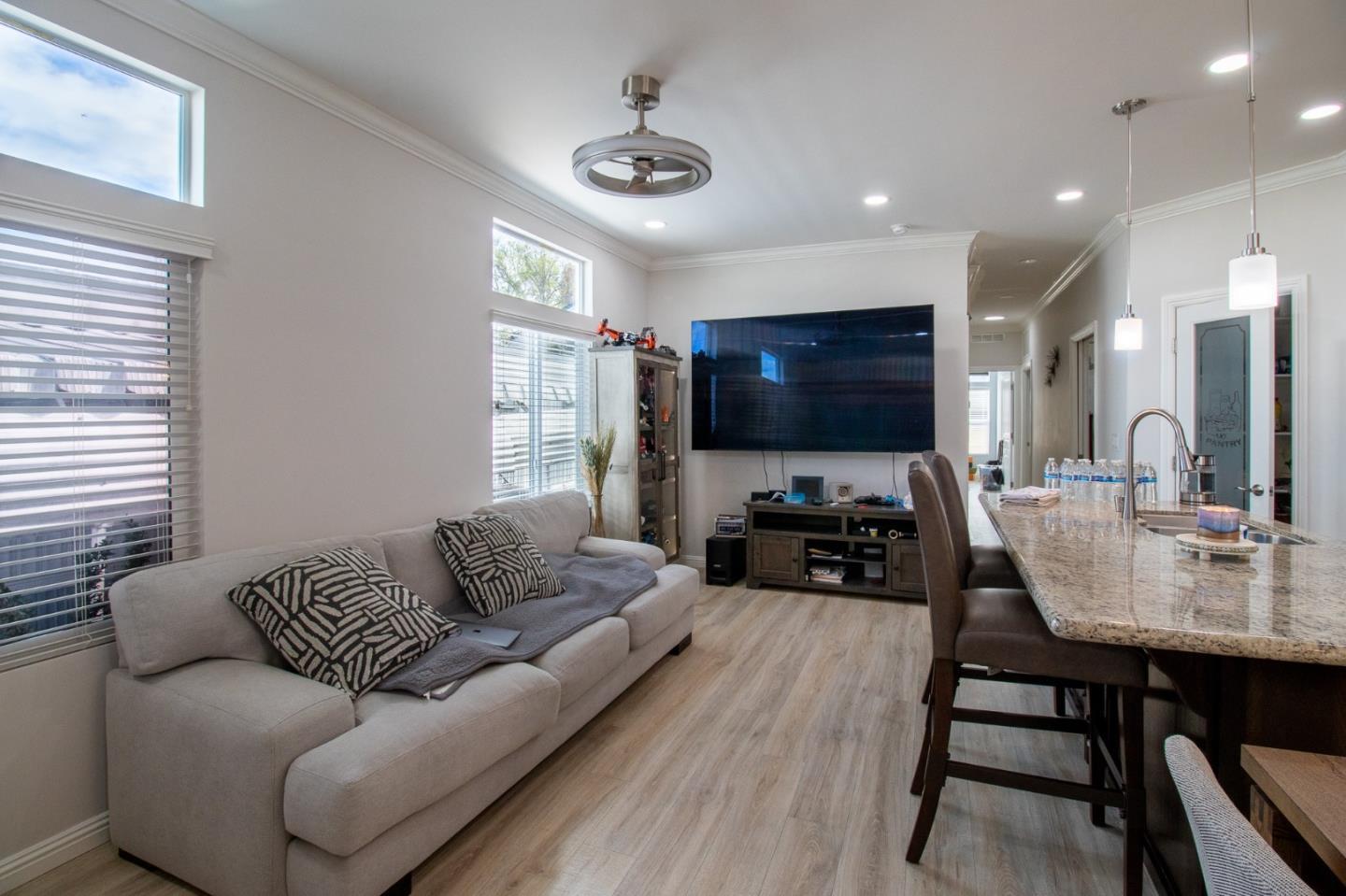 Detail Gallery Image 9 of 17 For 2150 Almaden Rd #103,  San Jose,  CA 95125 - 2 Beds | 2 Baths