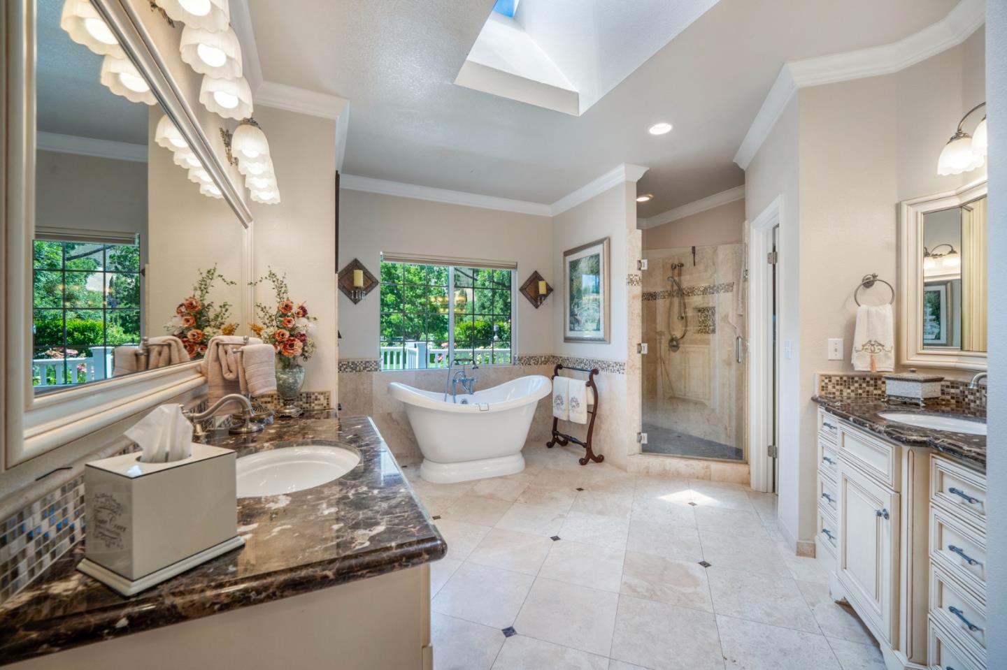 Detail Gallery Image 17 of 82 For 15209 Sycamore Dr, Morgan Hill,  CA 95037 - 5 Beds | 5/1 Baths