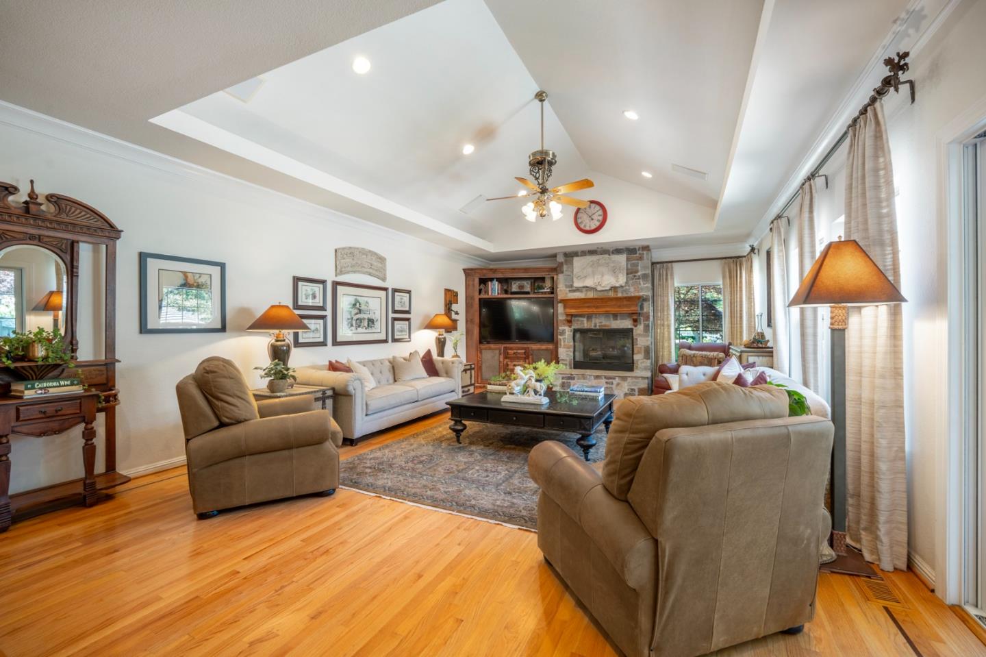 Detail Gallery Image 27 of 82 For 15209 Sycamore Dr, Morgan Hill,  CA 95037 - 5 Beds | 5/1 Baths