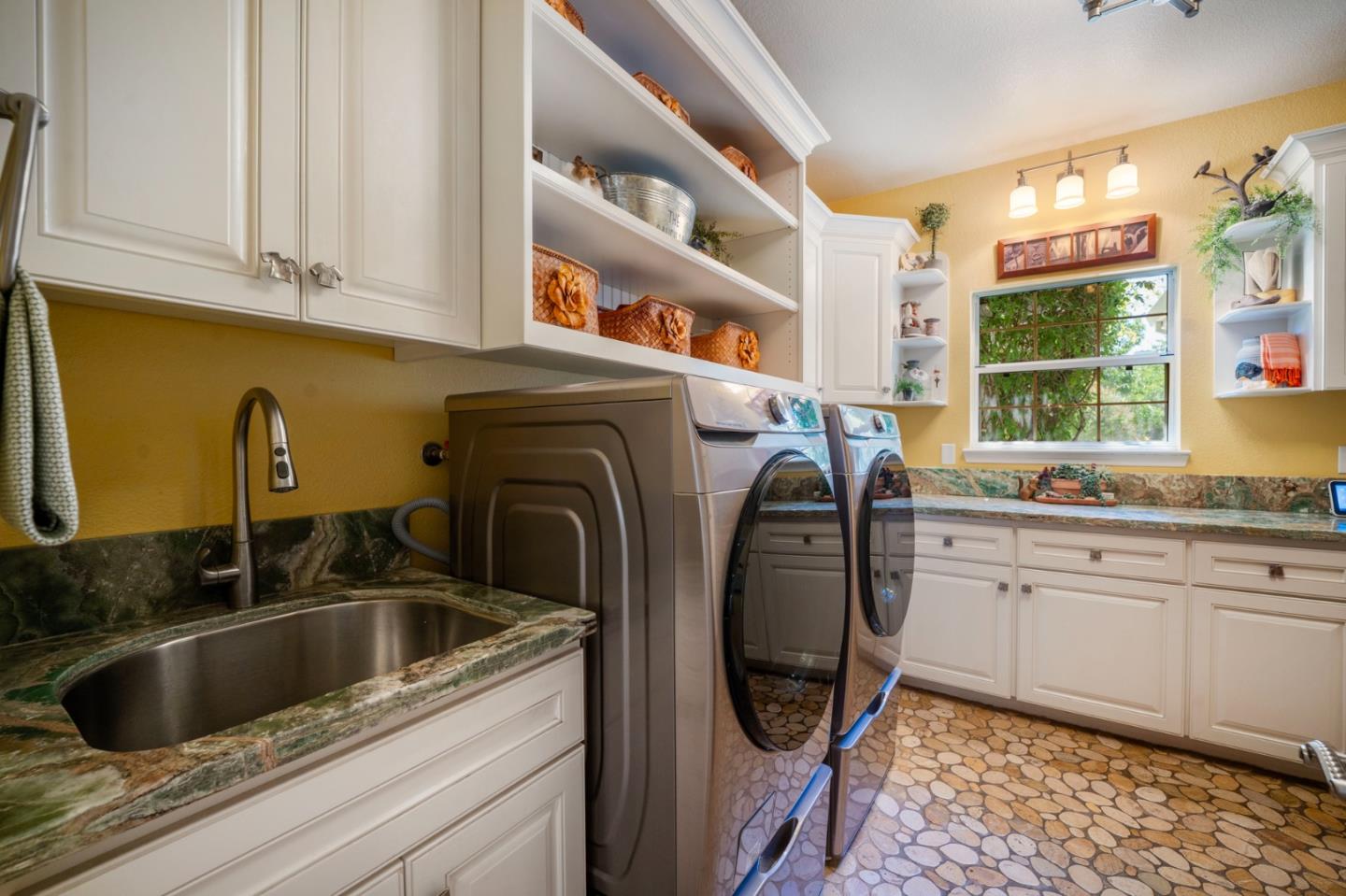 Detail Gallery Image 30 of 82 For 15209 Sycamore Dr, Morgan Hill,  CA 95037 - 5 Beds | 5/1 Baths