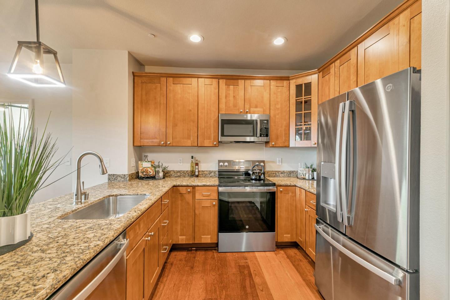 Detail Gallery Image 4 of 40 For 1445 Fruitdale Ave #217,  San Jose,  CA 95128 - 2 Beds | 2 Baths