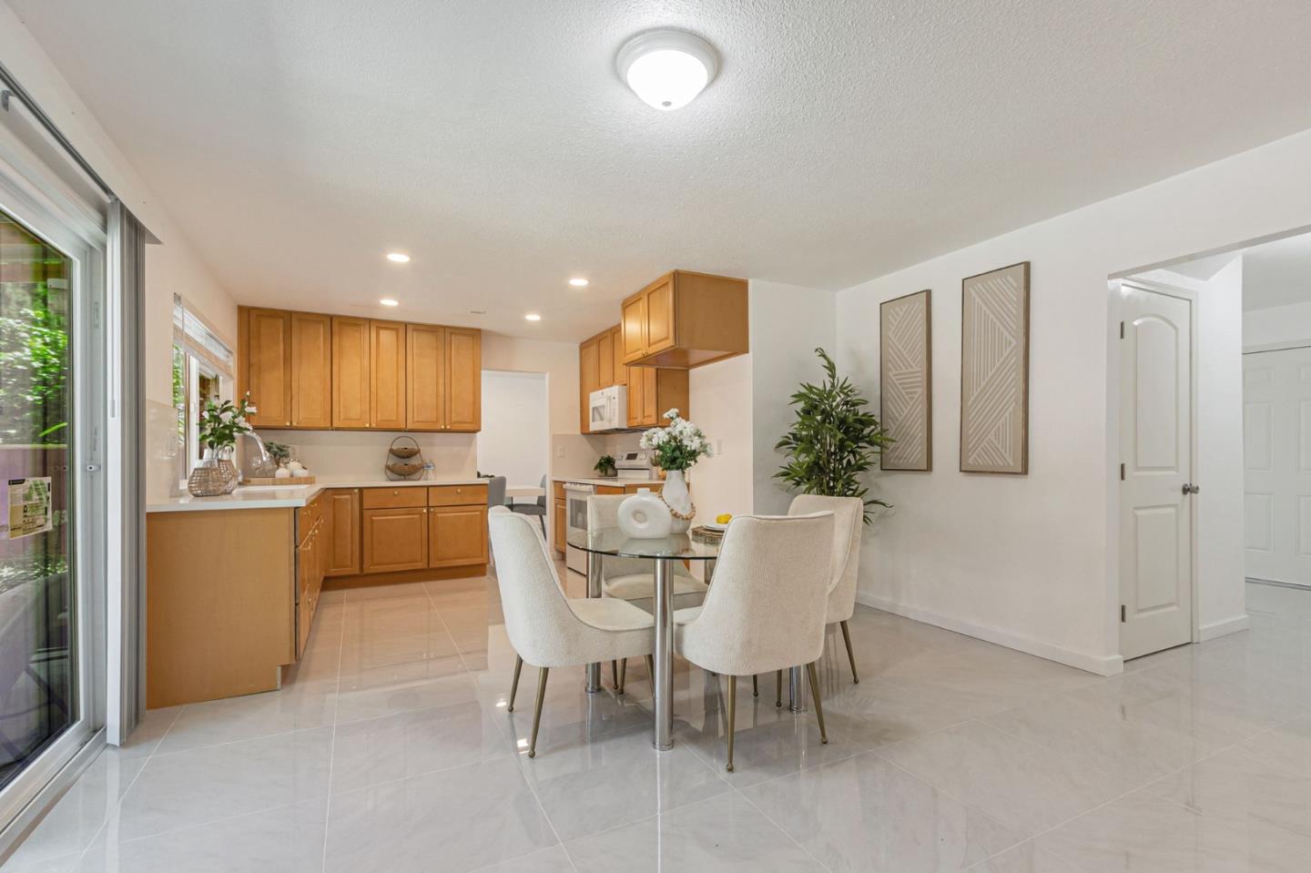 Detail Gallery Image 10 of 38 For 1982 Ensign Way, San Jose,  CA 95133 - 5 Beds | 2/1 Baths