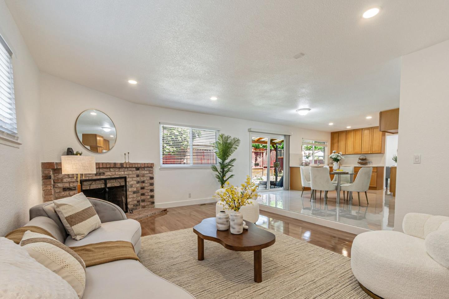 Detail Gallery Image 12 of 38 For 1982 Ensign Way, San Jose,  CA 95133 - 5 Beds | 2/1 Baths