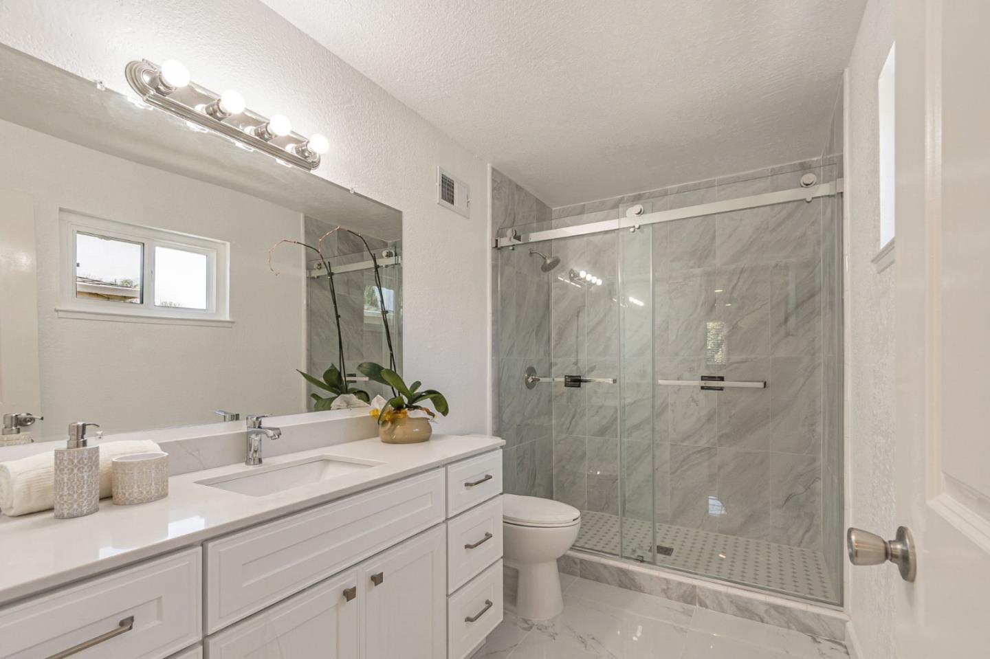 Detail Gallery Image 32 of 38 For 1982 Ensign Way, San Jose,  CA 95133 - 5 Beds | 2/1 Baths