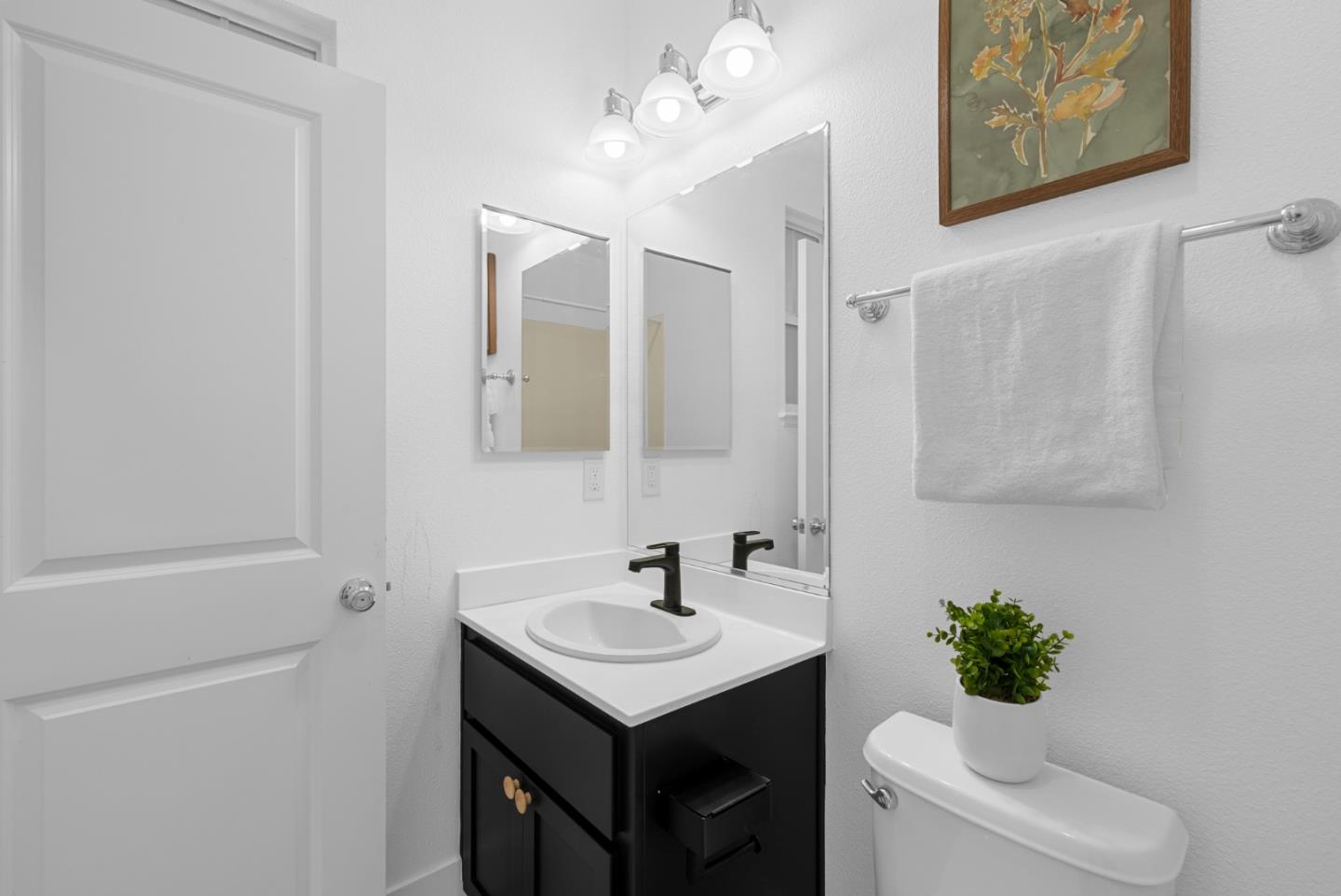 Detail Gallery Image 39 of 74 For 1469 W San Carlos St, San Jose,  CA 95126 - 3 Beds | 3 Baths