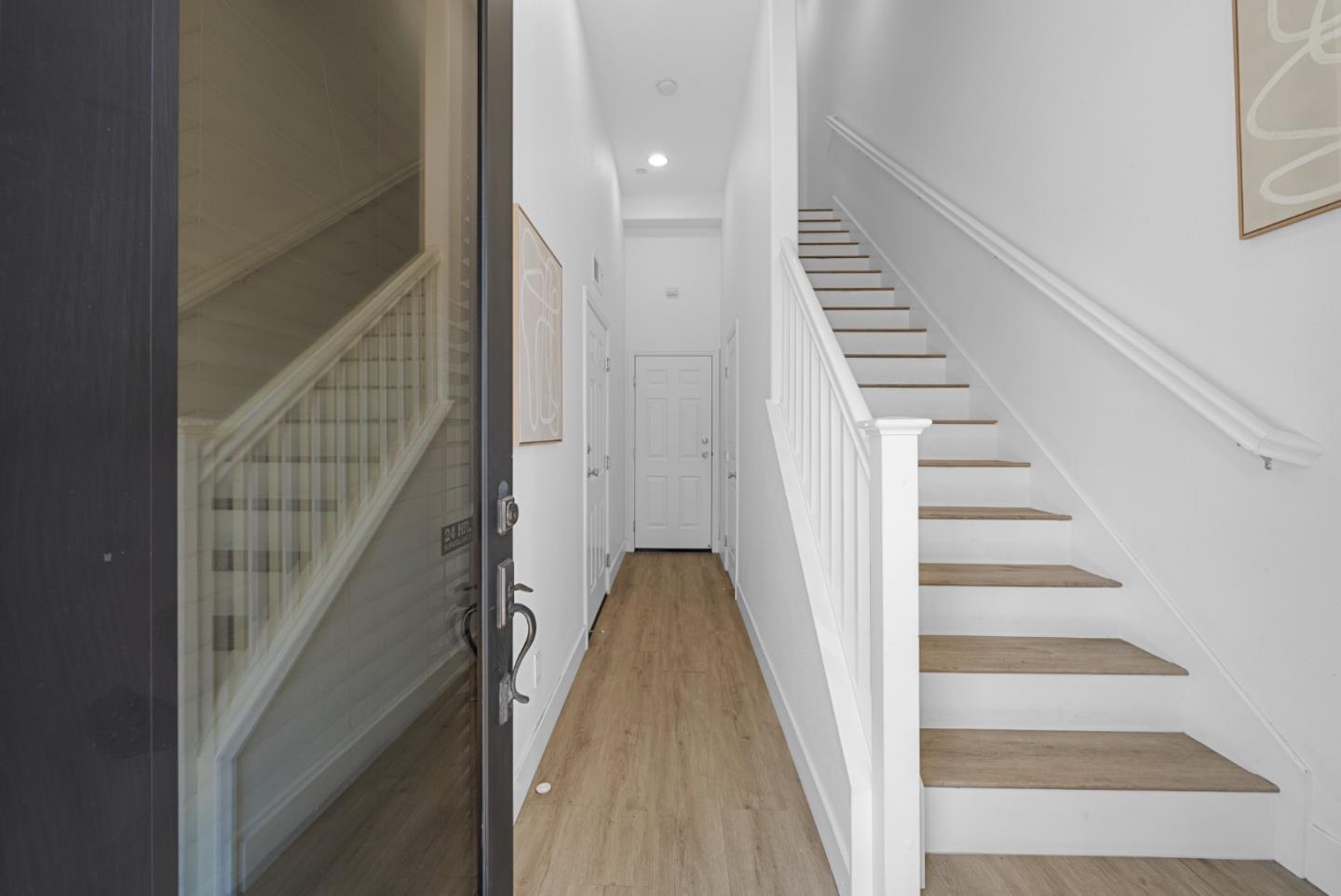 Detail Gallery Image 4 of 74 For 1469 W San Carlos St, San Jose,  CA 95126 - 3 Beds | 3 Baths