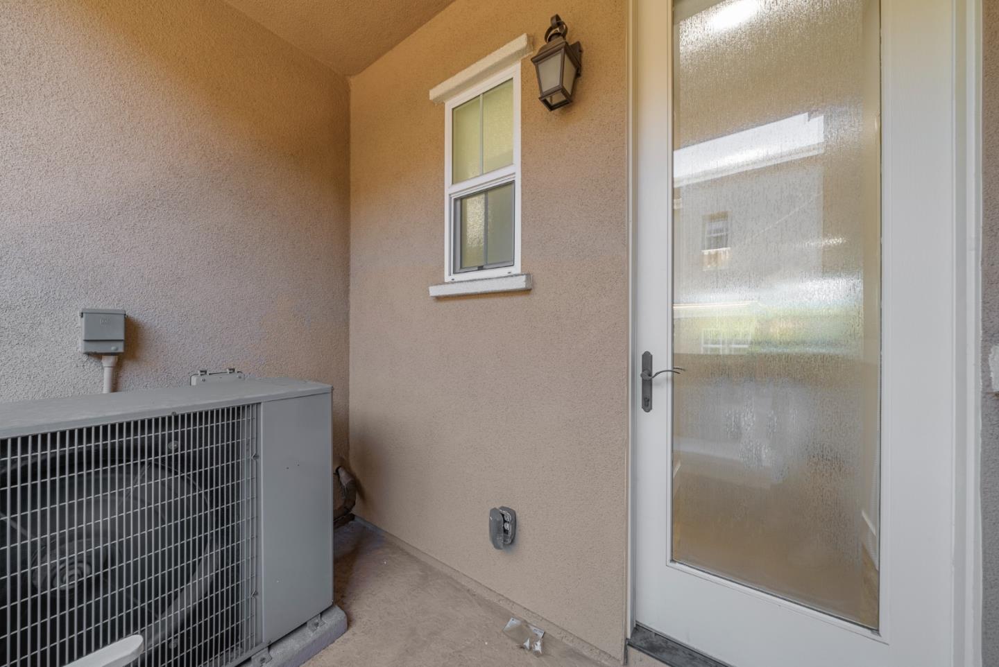 Detail Gallery Image 42 of 74 For 1469 W San Carlos St, San Jose,  CA 95126 - 3 Beds | 3 Baths