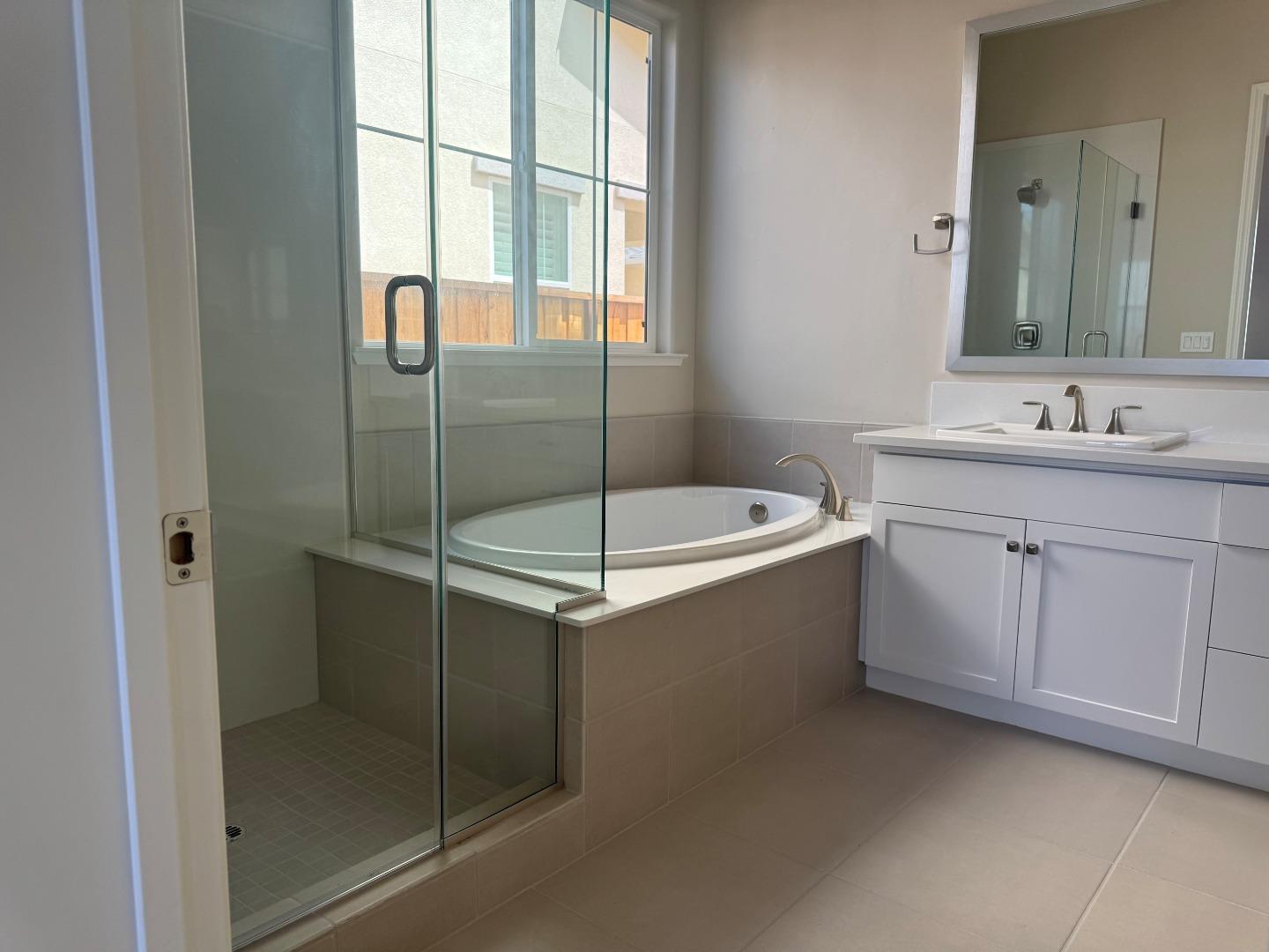 Detail Gallery Image 6 of 9 For 593 Santa Ynez Way, Marina,  CA 93933 - 3 Beds | 2 Baths