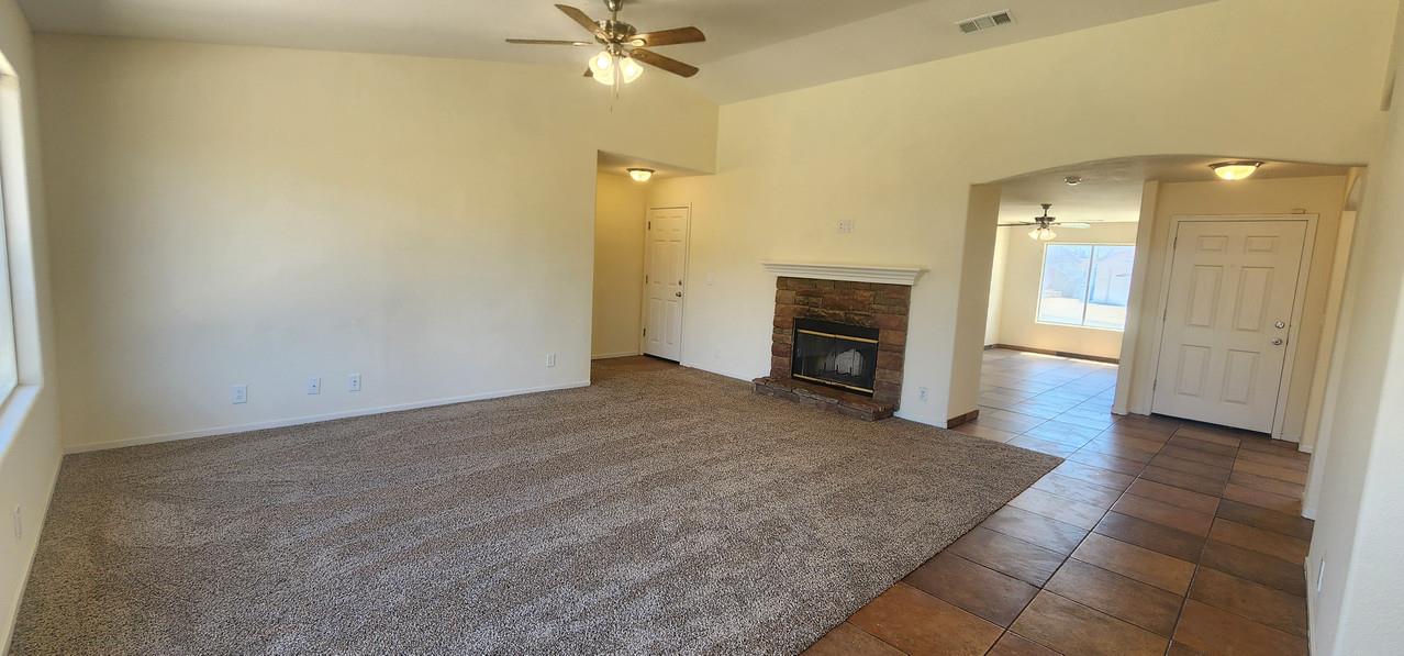 Detail Gallery Image 10 of 28 For 373 Entrada Dr, Soledad,  CA 93960 - 3 Beds | 2 Baths