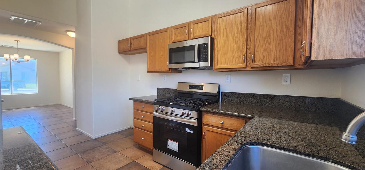 Detail Gallery Image 15 of 28 For 373 Entrada Dr, Soledad,  CA 93960 - 3 Beds | 2 Baths