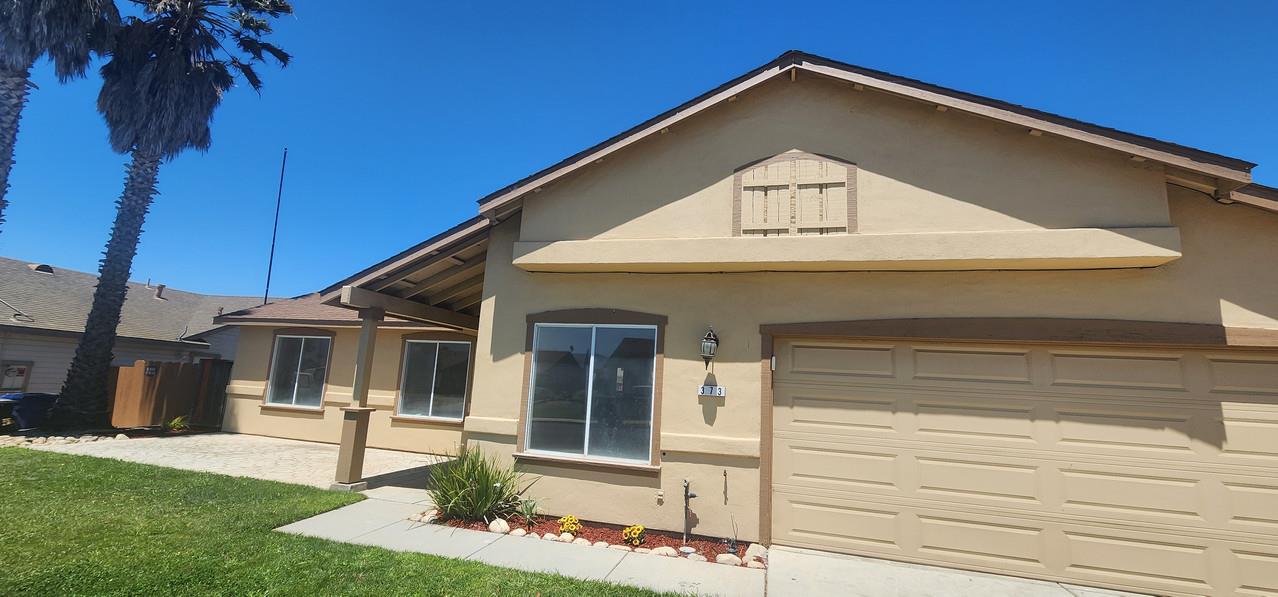 Detail Gallery Image 2 of 28 For 373 Entrada Dr, Soledad,  CA 93960 - 3 Beds | 2 Baths