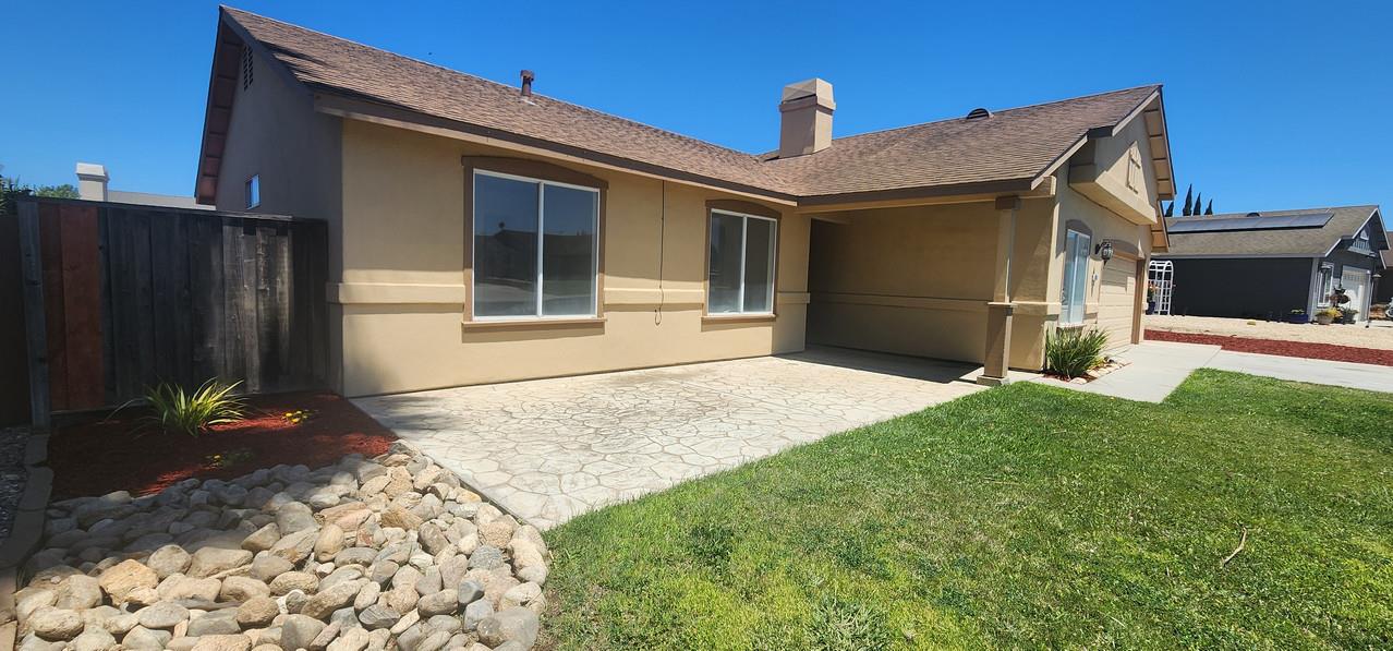 Detail Gallery Image 4 of 28 For 373 Entrada Dr, Soledad,  CA 93960 - 3 Beds | 2 Baths