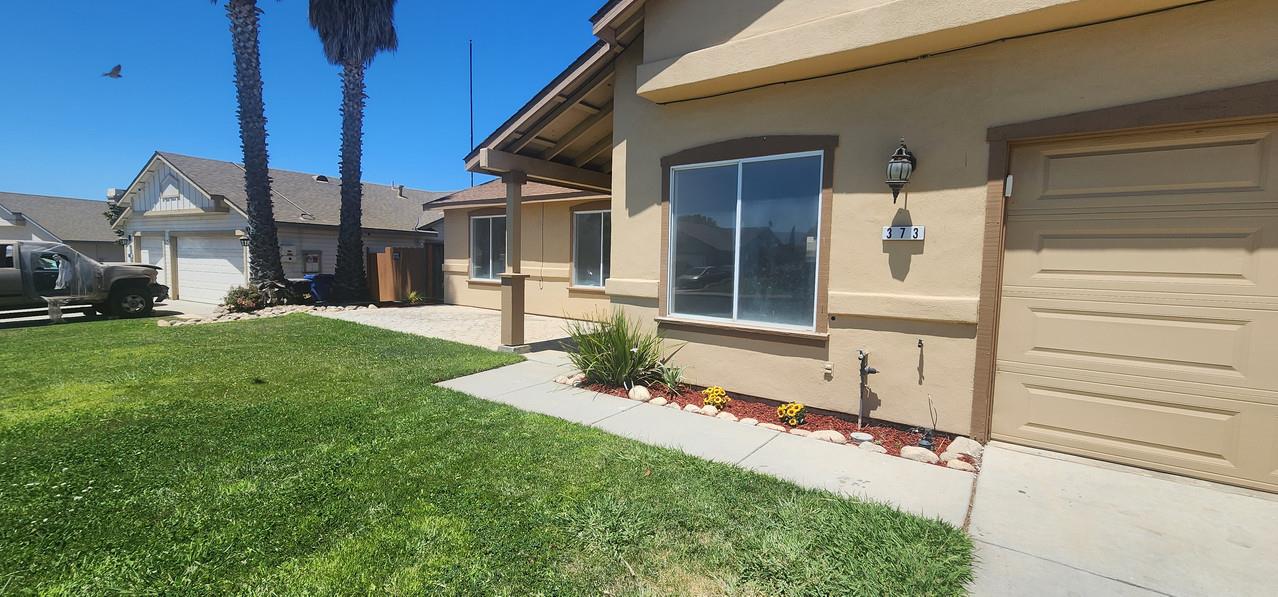 Detail Gallery Image 5 of 28 For 373 Entrada Dr, Soledad,  CA 93960 - 3 Beds | 2 Baths