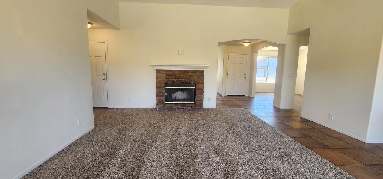 Detail Gallery Image 9 of 28 For 373 Entrada Dr, Soledad,  CA 93960 - 3 Beds | 2 Baths