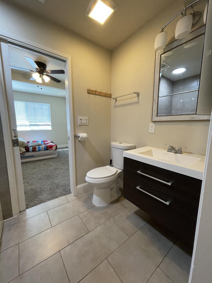 Detail Gallery Image 14 of 43 For 5879 Kelly Way, Sacramento,  CA 95824 - 3 Beds | 2 Baths