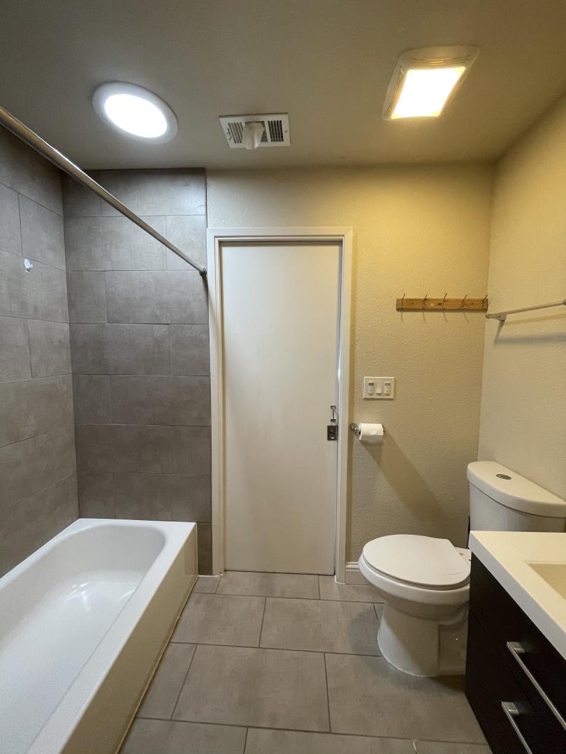 Detail Gallery Image 17 of 43 For 5879 Kelly Way, Sacramento,  CA 95824 - 3 Beds | 2 Baths