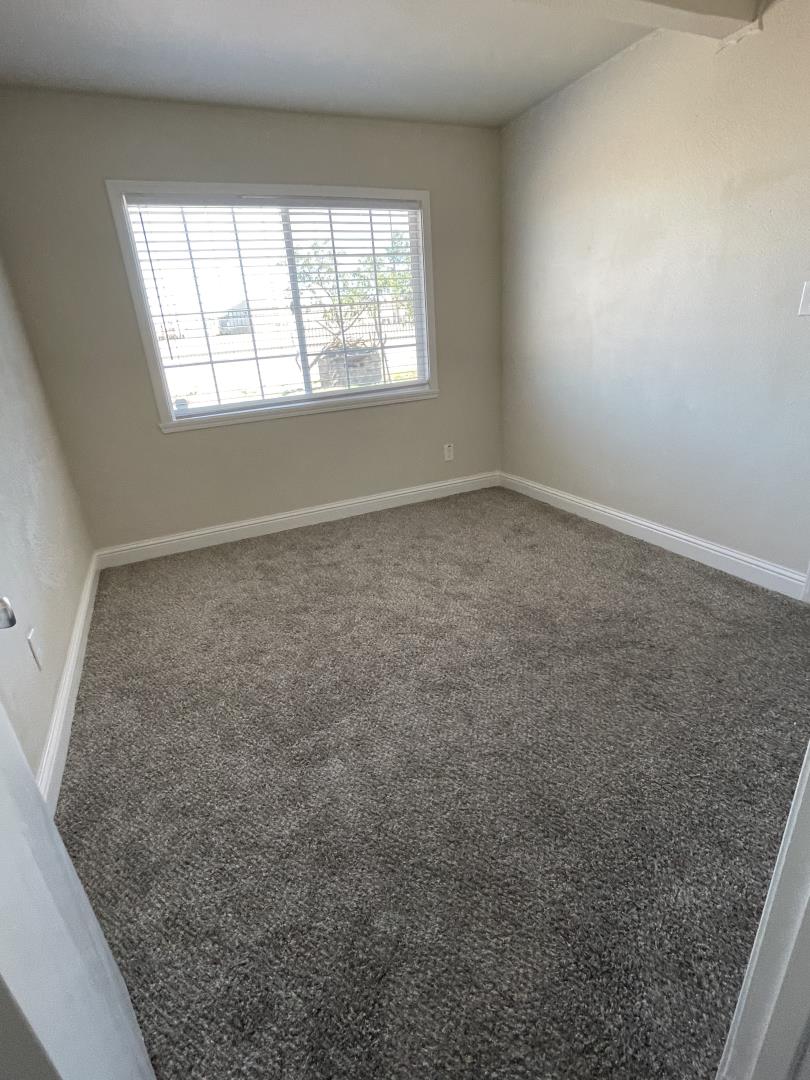 Detail Gallery Image 2 of 43 For 5879 Kelly Way, Sacramento,  CA 95824 - 3 Beds | 2 Baths