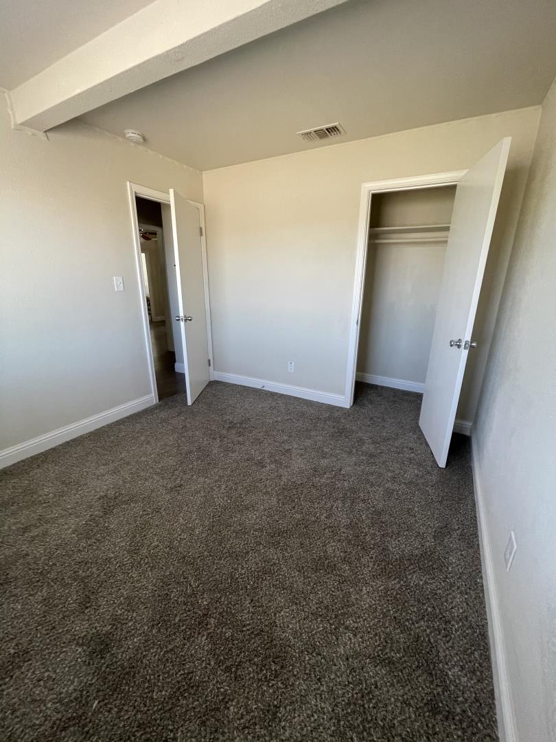 Detail Gallery Image 3 of 43 For 5879 Kelly Way, Sacramento,  CA 95824 - 3 Beds | 2 Baths