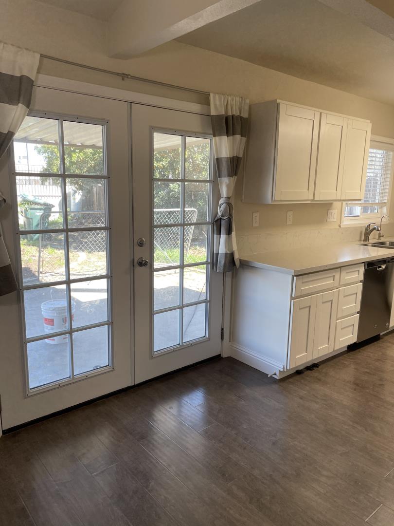 Detail Gallery Image 30 of 43 For 5879 Kelly Way, Sacramento,  CA 95824 - 3 Beds | 2 Baths