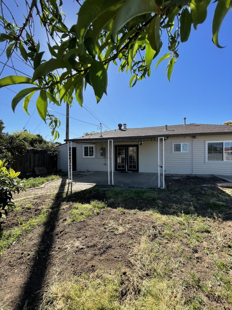 Detail Gallery Image 39 of 43 For 5879 Kelly Way, Sacramento,  CA 95824 - 3 Beds | 2 Baths