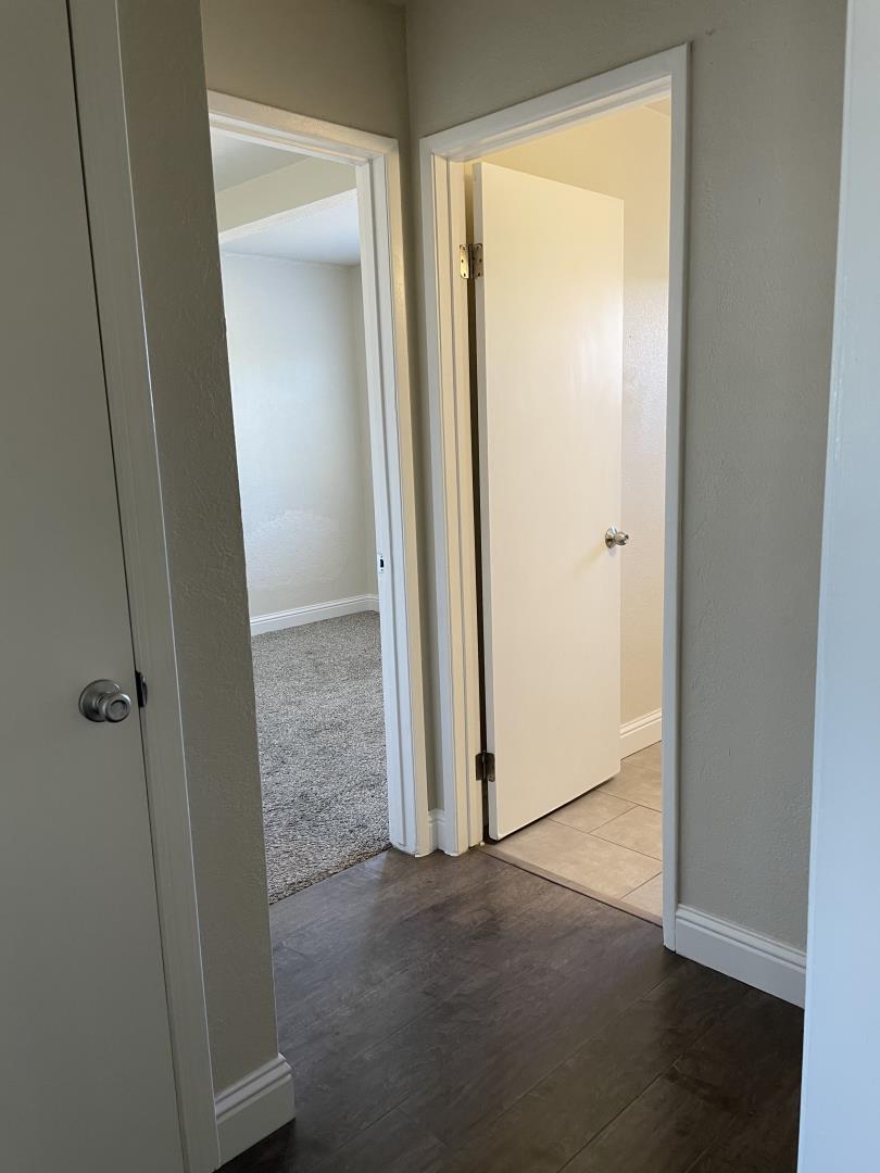 Detail Gallery Image 5 of 43 For 5879 Kelly Way, Sacramento,  CA 95824 - 3 Beds | 2 Baths