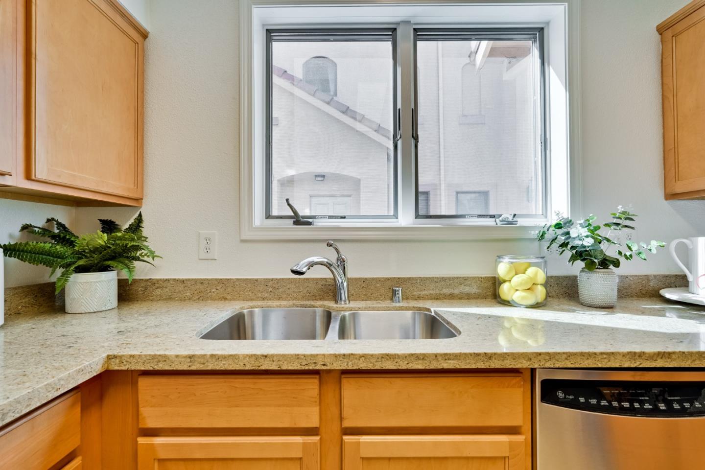 Detail Gallery Image 17 of 43 For 342 Bryant St, Mountain View,  CA 94041 - 2 Beds | 1/1 Baths