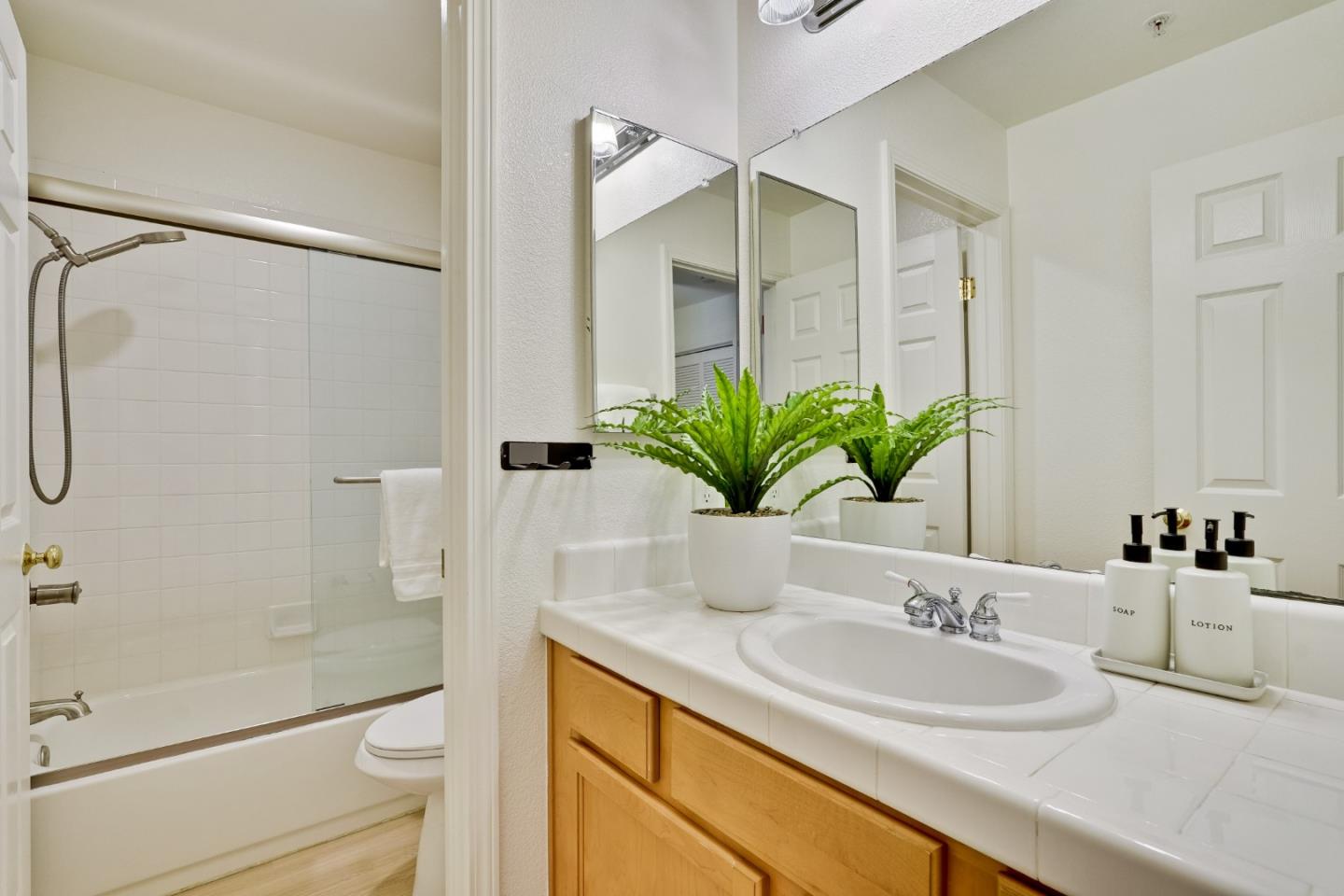 Detail Gallery Image 32 of 43 For 342 Bryant St, Mountain View,  CA 94041 - 2 Beds | 1/1 Baths