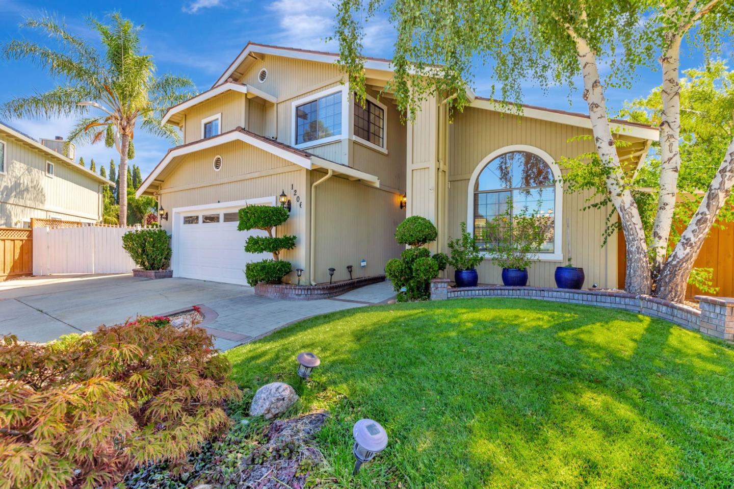 Detail Gallery Image 2 of 56 For 1206 Sycamore Ct, Gilroy,  CA 95020 - 4 Beds | 3 Baths
