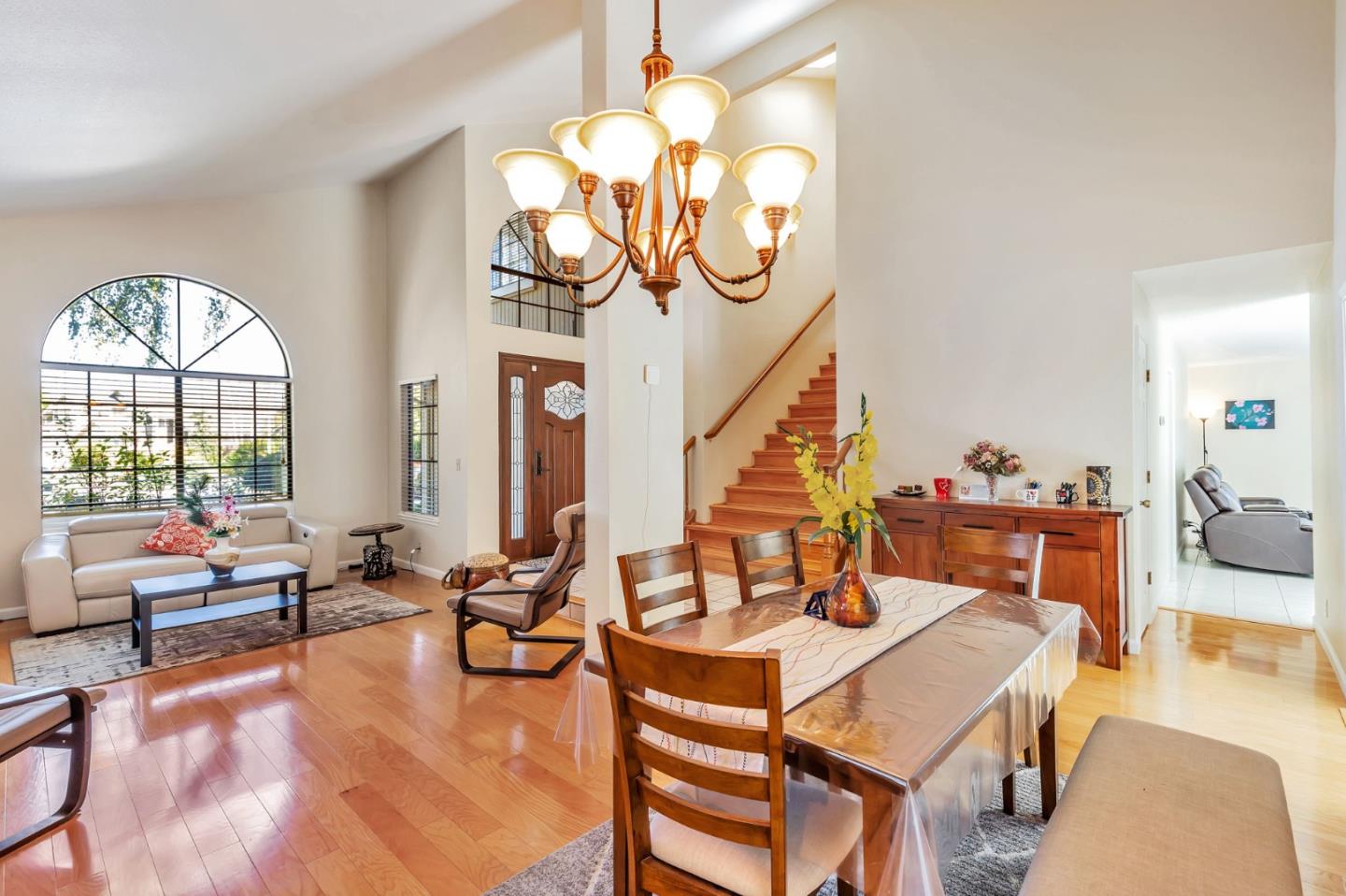 Detail Gallery Image 5 of 56 For 1206 Sycamore Ct, Gilroy,  CA 95020 - 4 Beds | 3 Baths