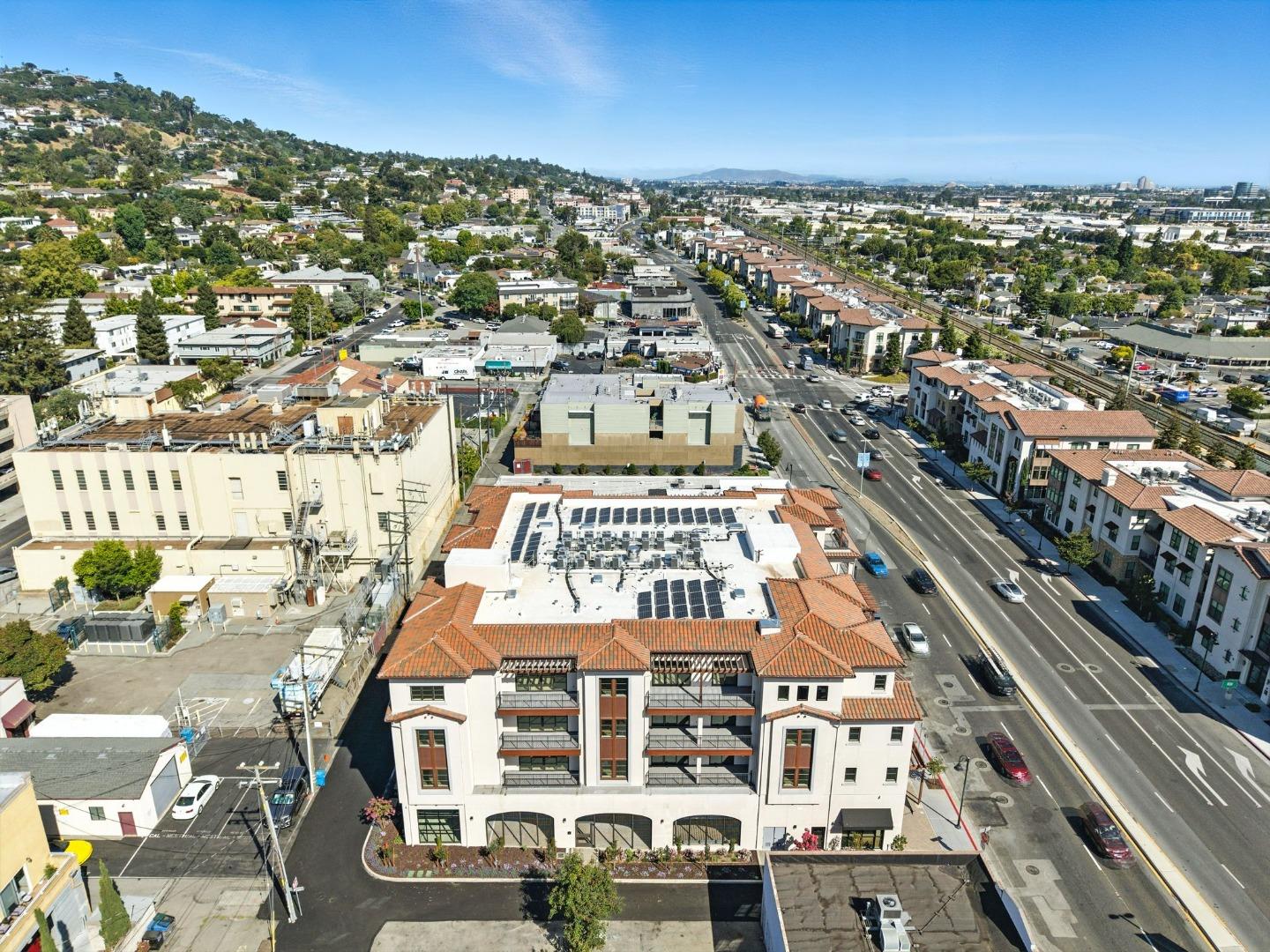 Detail Gallery Image 29 of 30 For 560 El Camino Real #201,  San Carlos,  CA 94070 - 2 Beds | 2 Baths
