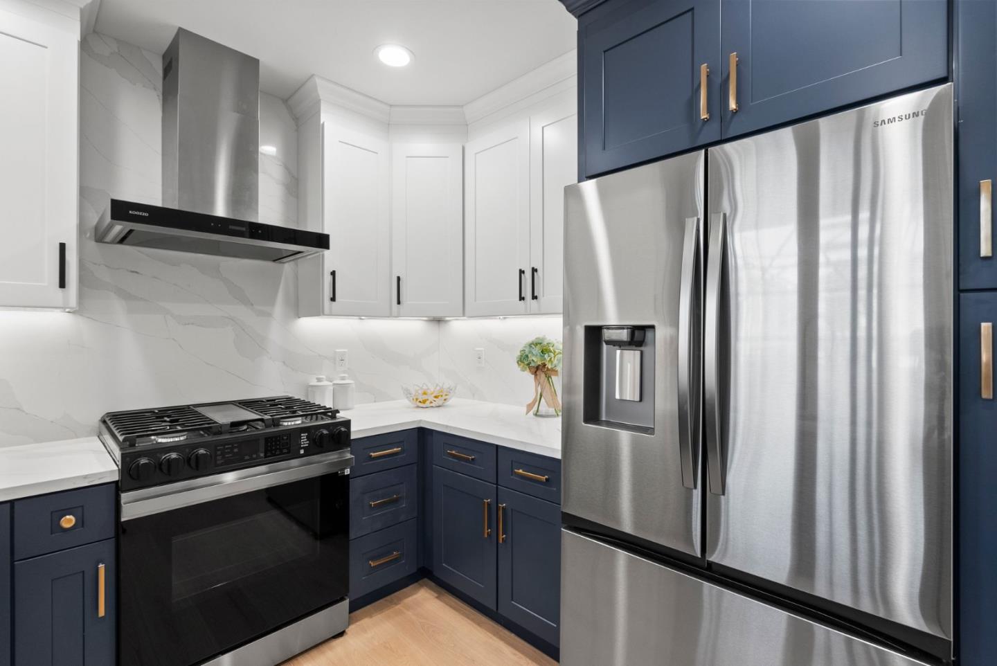 Detail Gallery Image 8 of 30 For 560 El Camino Real #201,  San Carlos,  CA 94070 - 2 Beds | 2 Baths