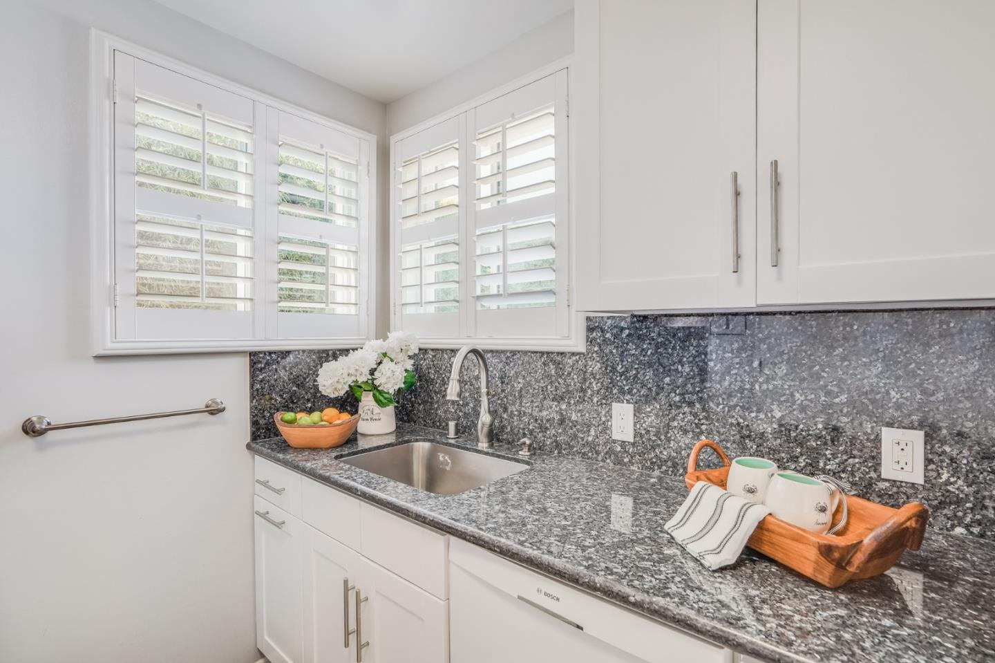 Detail Gallery Image 10 of 36 For 16 N Rochester St, San Mateo,  CA 94401 - 2 Beds | 1 Baths