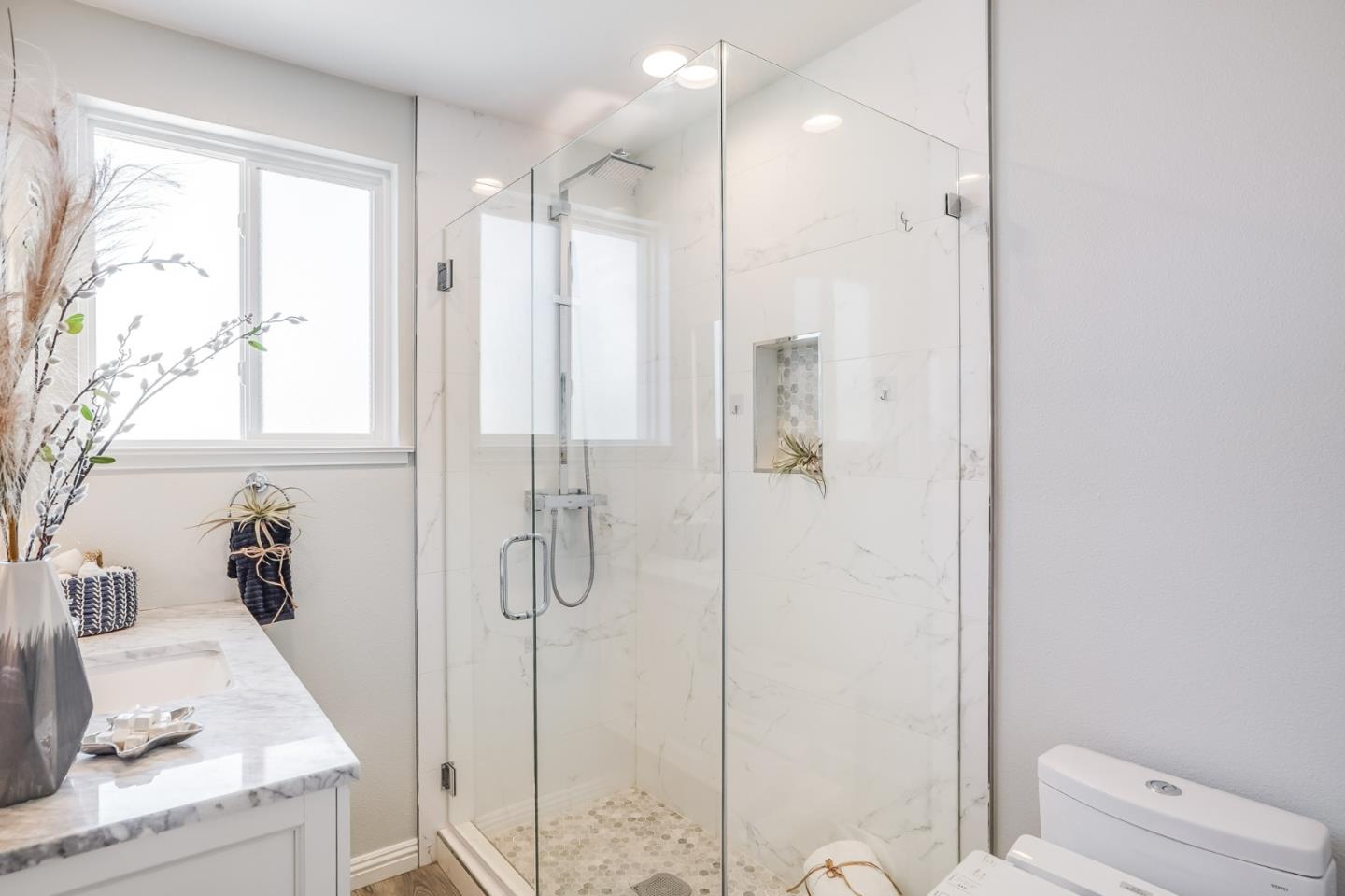 Detail Gallery Image 12 of 36 For 16 N Rochester St, San Mateo,  CA 94401 - 2 Beds | 1 Baths