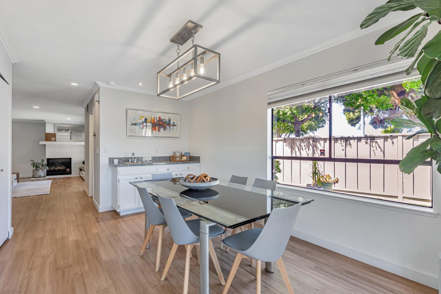 Detail Gallery Image 9 of 39 For 440 W Hacienda Ave, Campbell,  CA 95008 - 3 Beds | 2/1 Baths